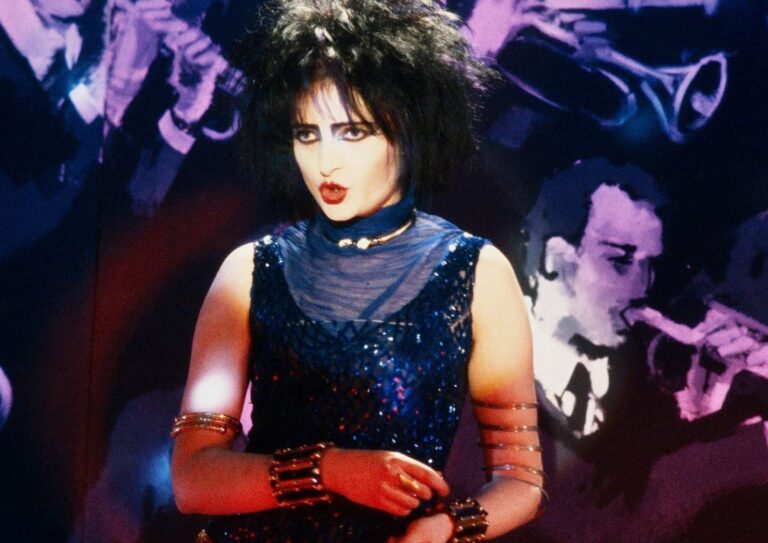 Tish Weinstock, How to Be a Goth: Notes on Undead Style