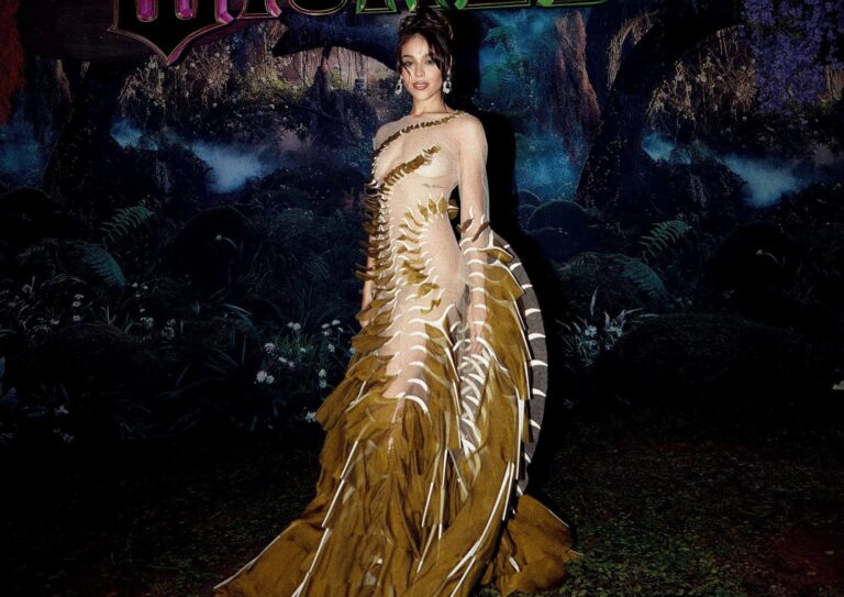 Danna Paola Lleva el "Look Sirena" a Otro Nivel en la Premiere de Wicked
