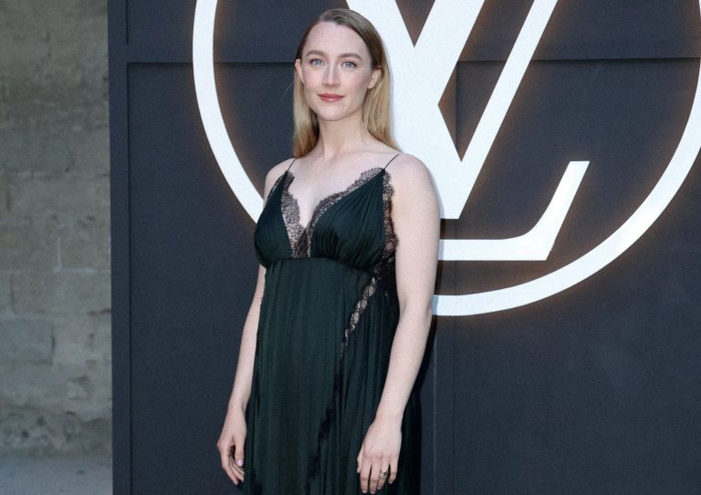 ¡Besties, Saoirse Ronan está embarazada!