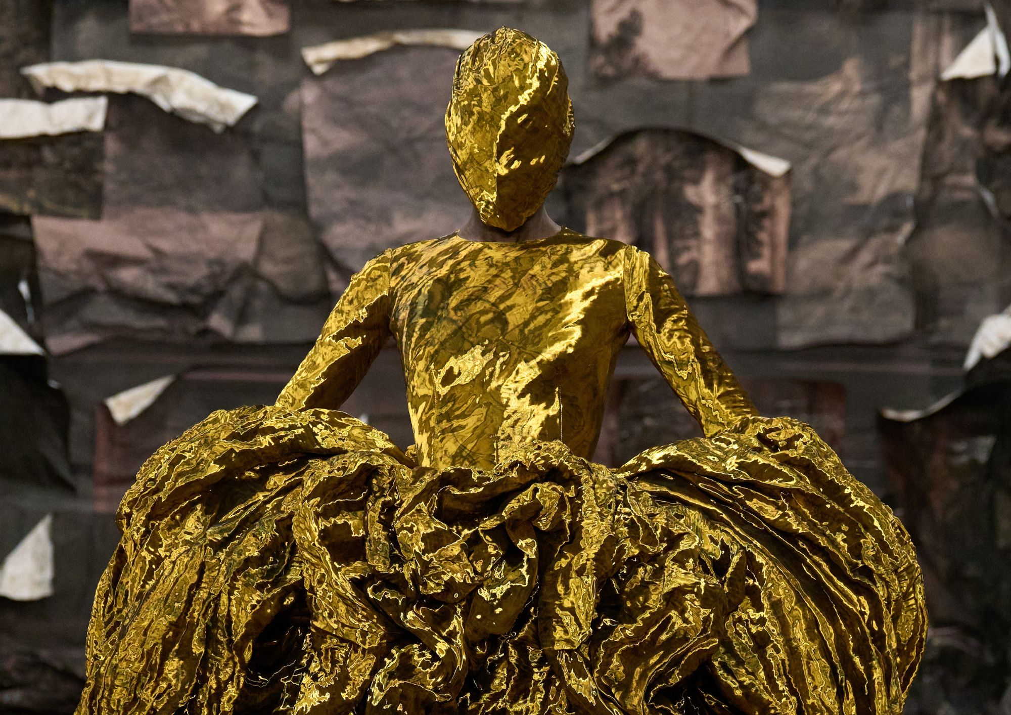 Maison Margiela Fall 2025 Couture: El horror gótico nunca fue tan glam