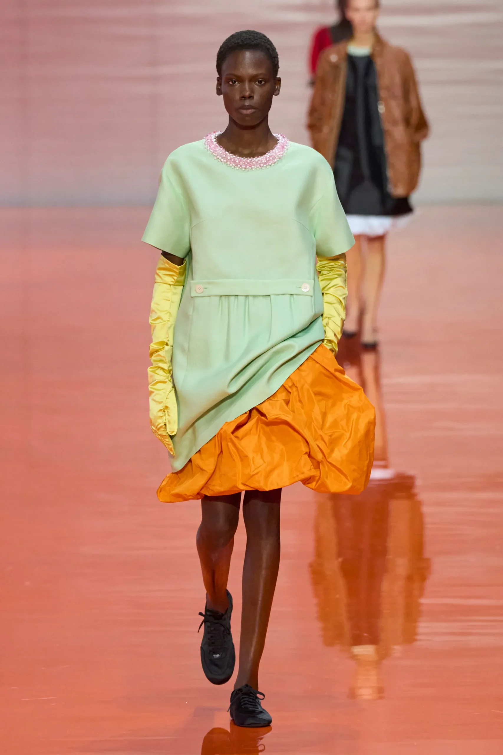 Prada Spring 2026: Una locura chic
