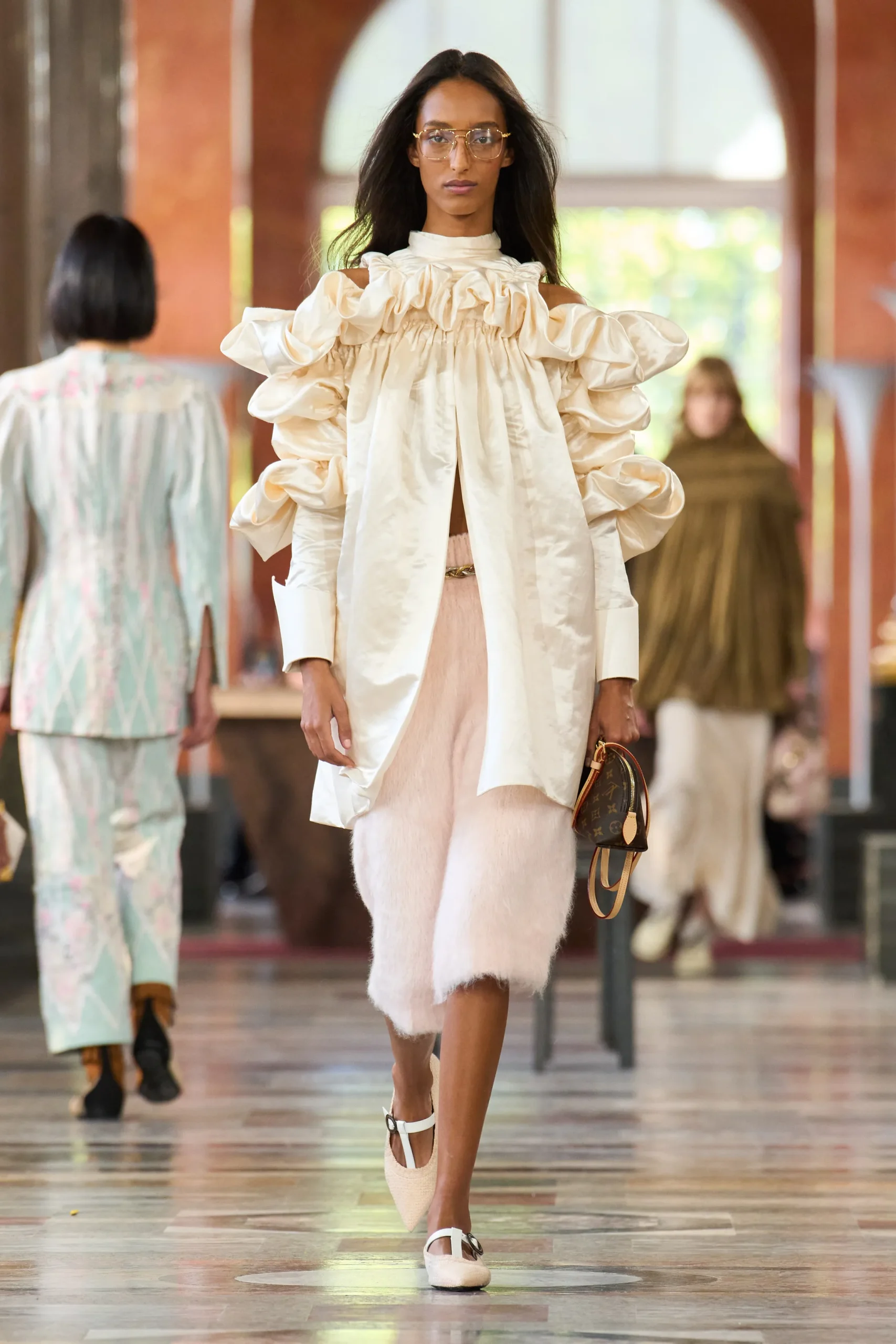 Louis Vuitton Spring 2026: La flojera se refina