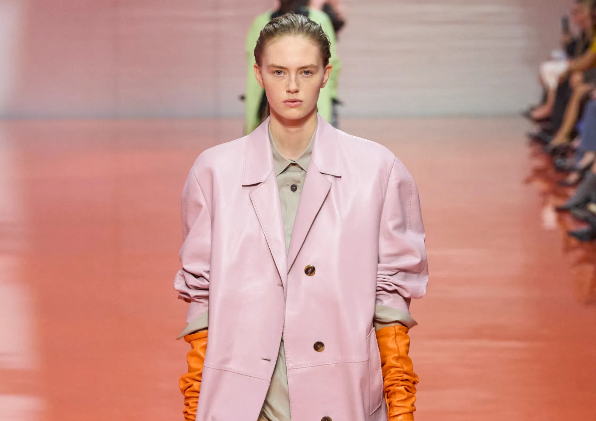 Prada Spring 2026: Una locura chic