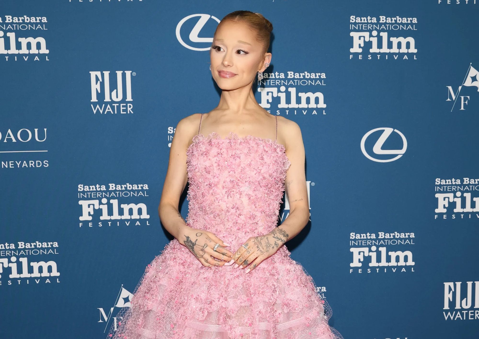 ¿Podría Ariana Grande ser la next Bond girl?