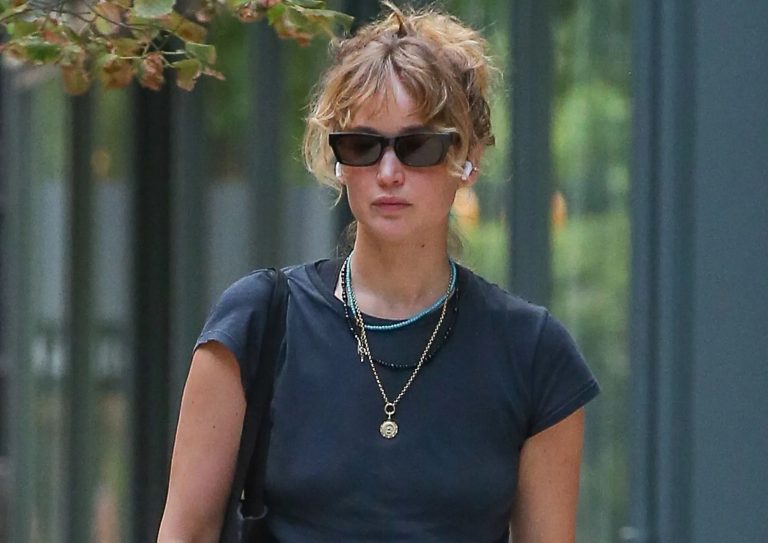 Jennifer Lawrence no lo dijo, pero sus accesorios revelaron el nombre de su baby