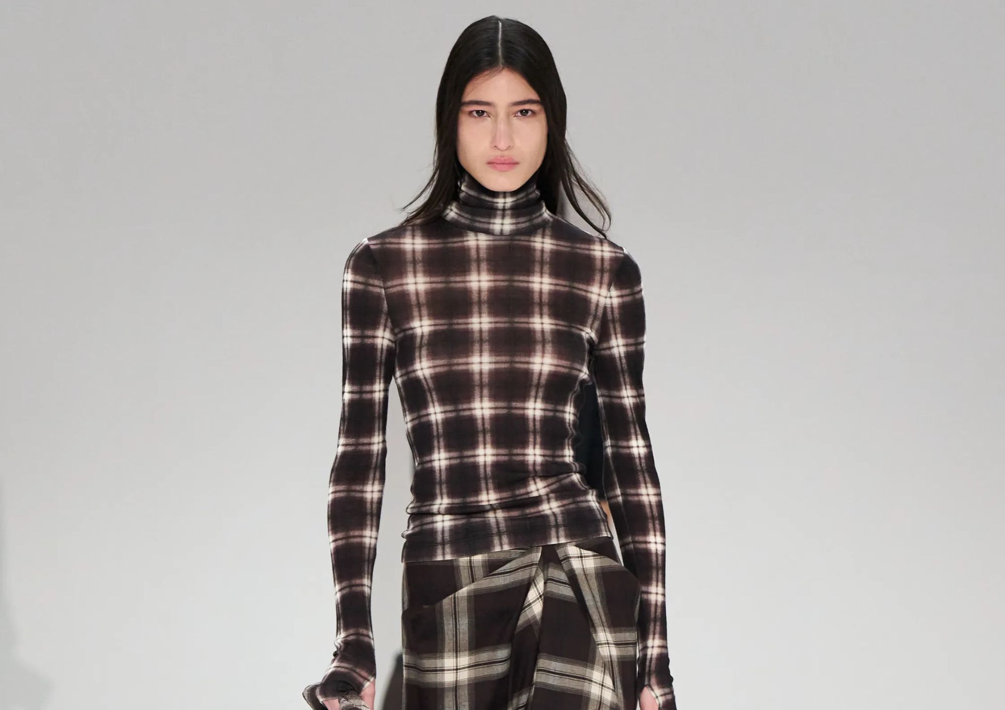 COS Fall 2025: El minimalismo nunca se sintió tan liberal