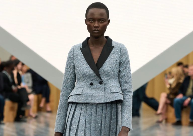 Dior Spring 2026: Jonathan Anderson revive la magia del New Look