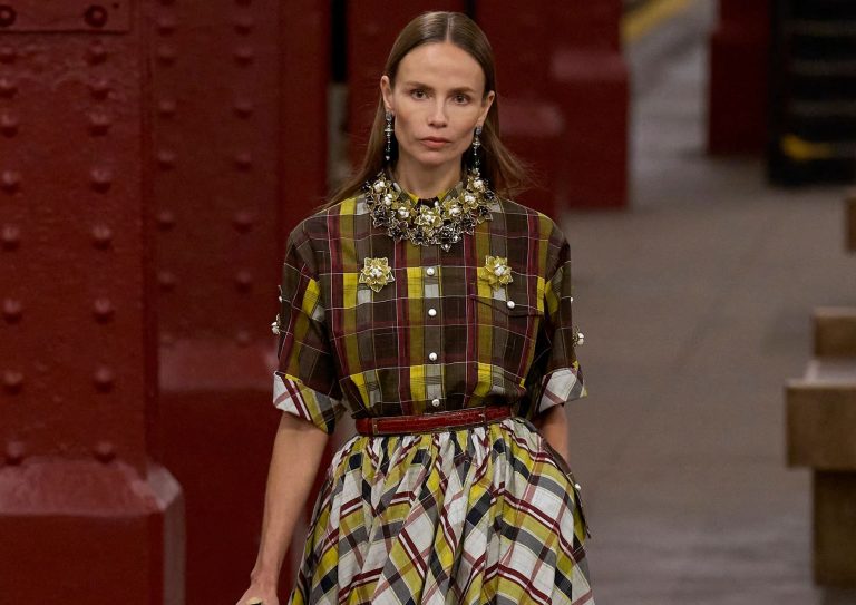 Chanel Pre Fall 2026: Glamour en hora pico