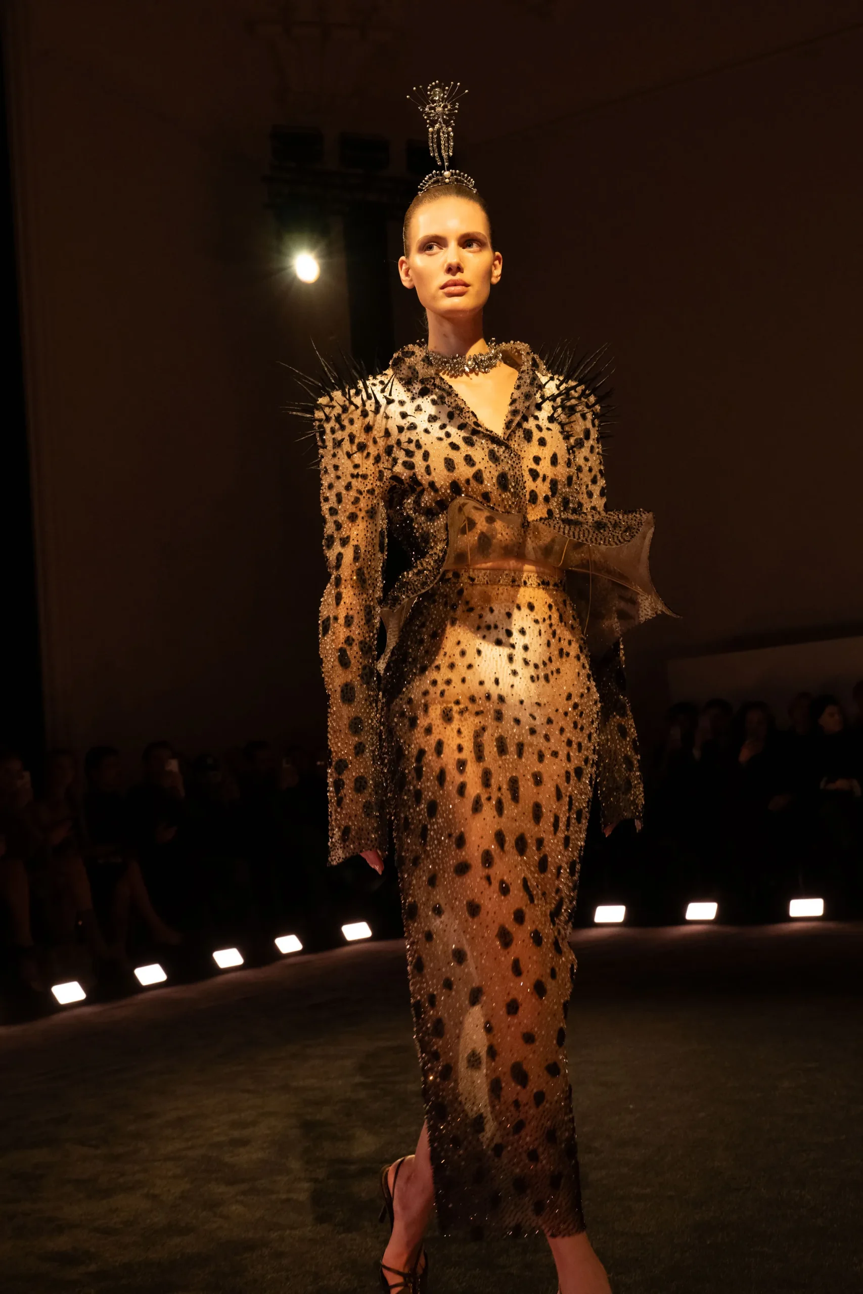 Schiaparelli spring 2026 couture: La alta costura se volvió peligrosa