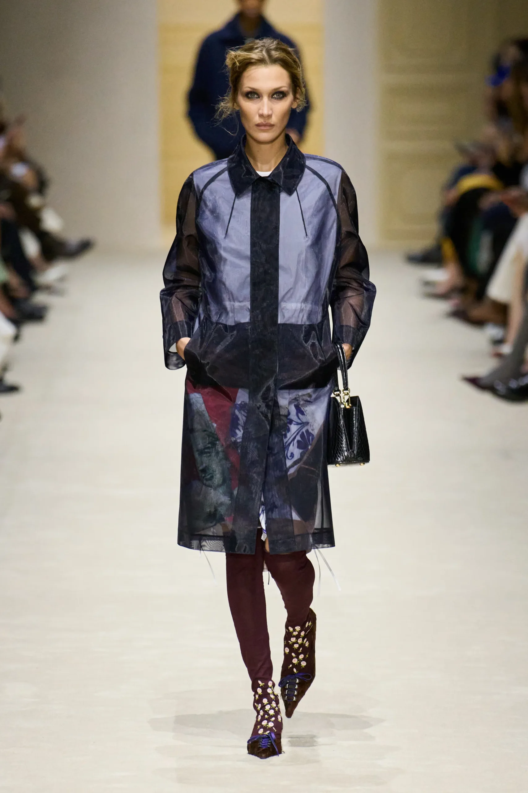 Prada Fall 2026: repetir es de gente cool