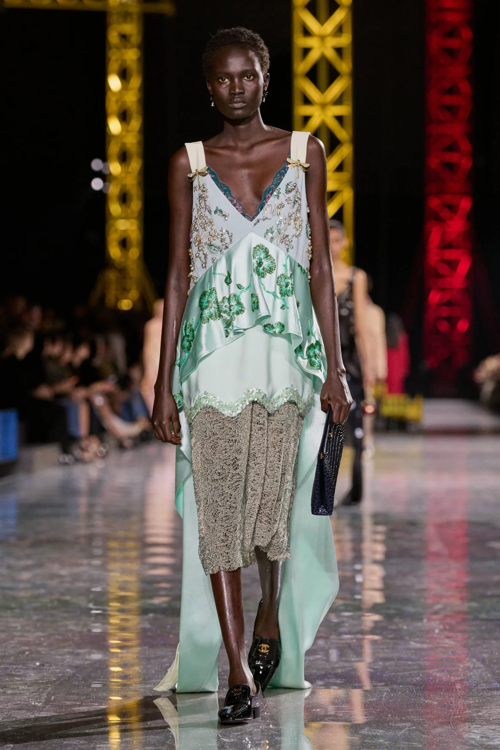 Chanel Fall 2026: Mariposas y orugas al servicio de la moda