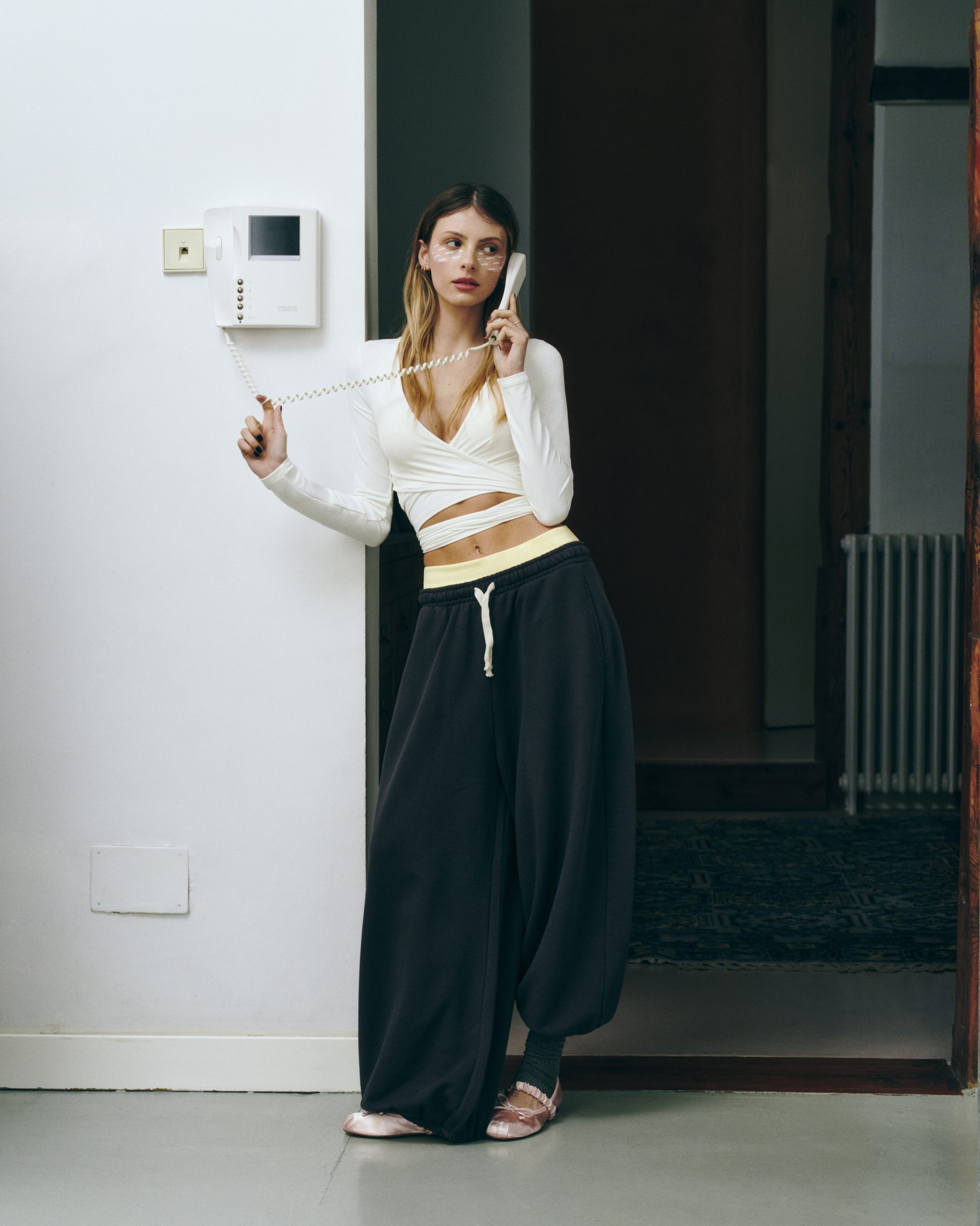 Entre capris, bombers y ballerinas: así se reinventa el athleisure de Bershka Active