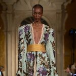 Valentino Fall 2026: Los años 80 están de vuelta