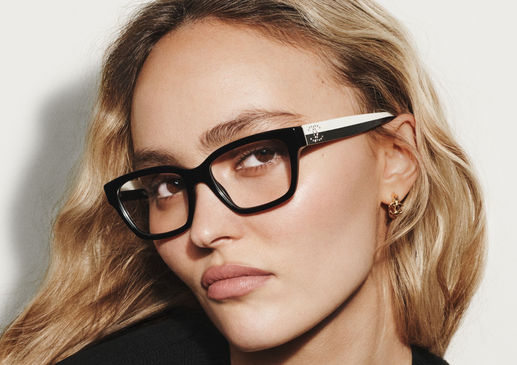 Lily! Nicole! Ayo! protagonizan la nueva campaña de eyewear de Chanel