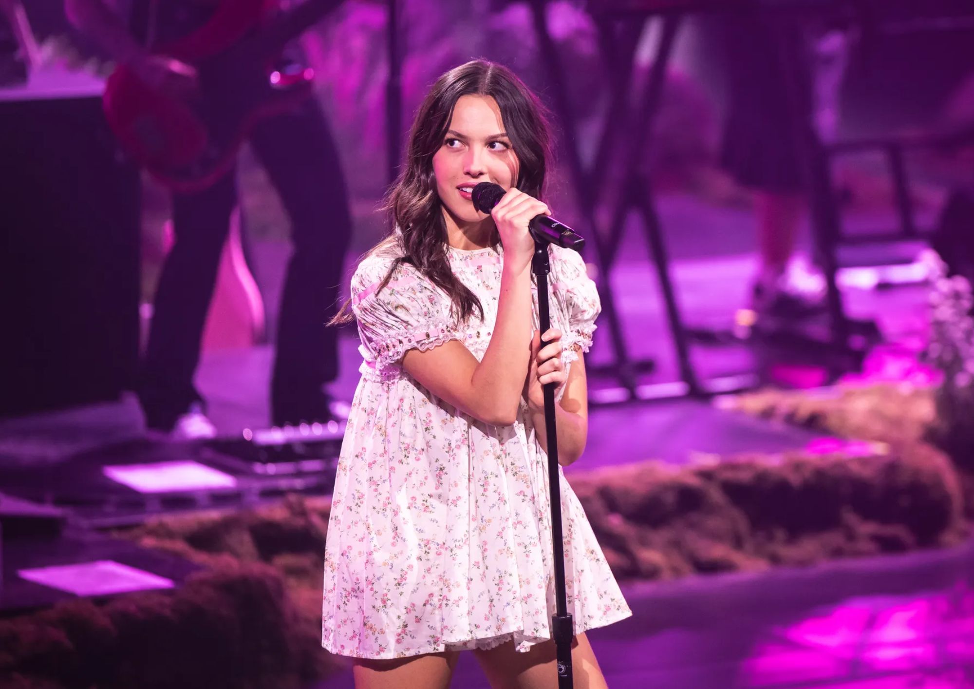 Dejen a Olivia Rodrigo usar vestidos Babydoll en paz