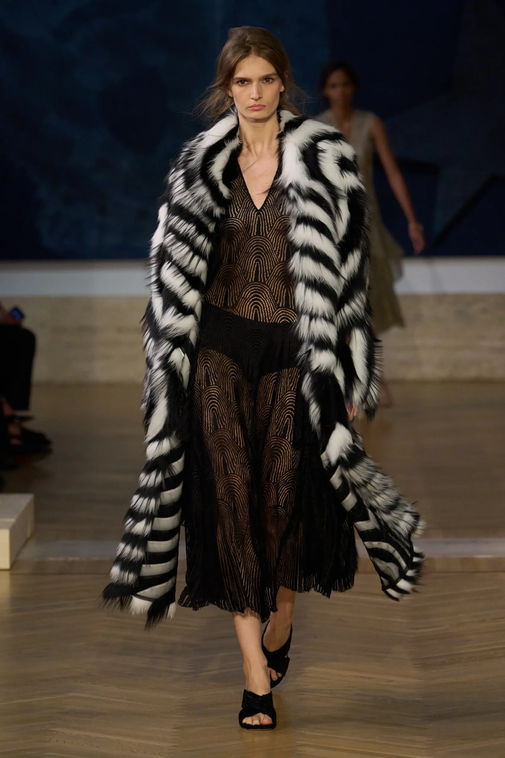 Fendi Fall 2026 couture: la alta costura vuelve a poner el cuerpo de la mujer en el centro