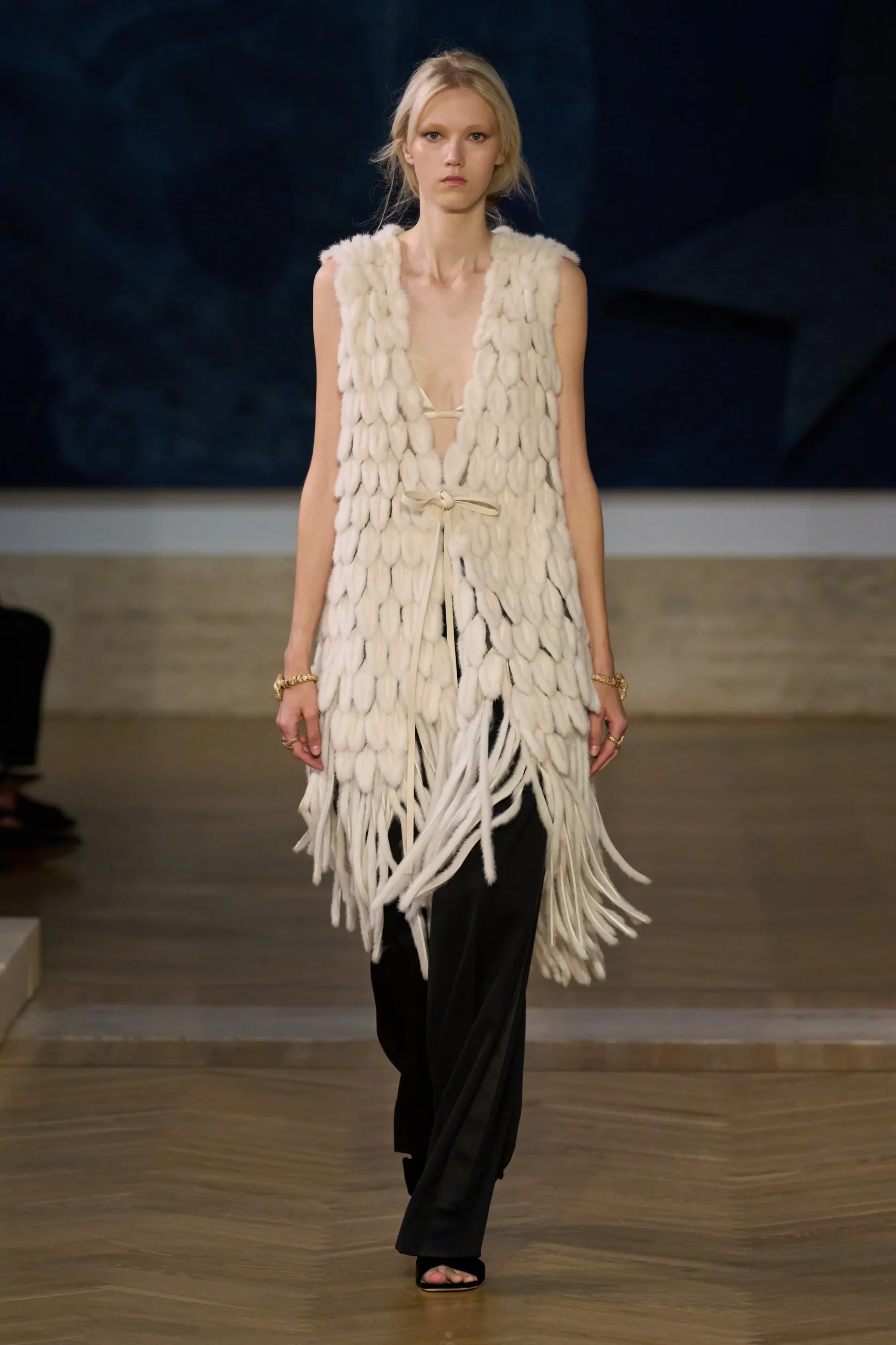 Fendi Fall 2026 couture: la alta costura vuelve a poner el cuerpo de la mujer en el centro