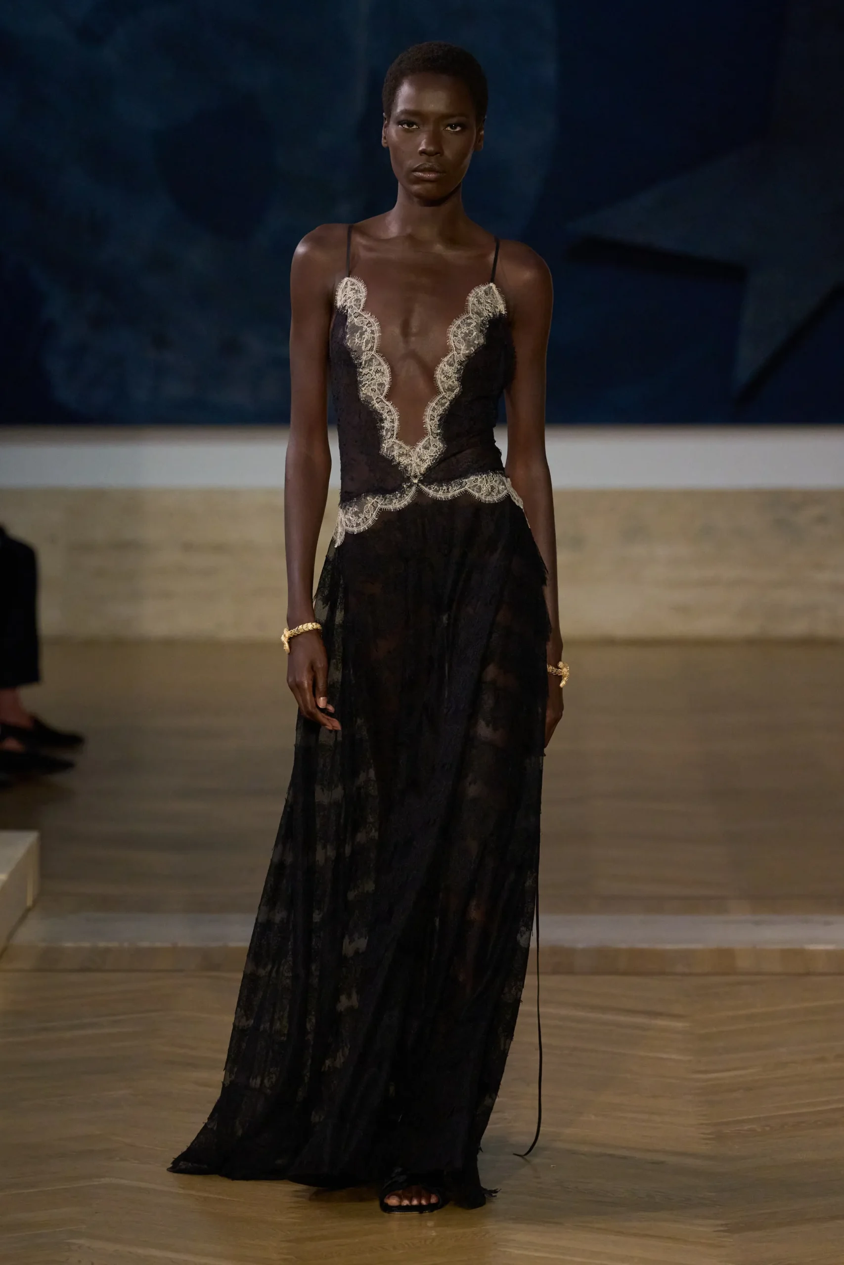 Fendi Fall 2026 couture: la alta costura vuelve a poner el cuerpo de la mujer en el centro