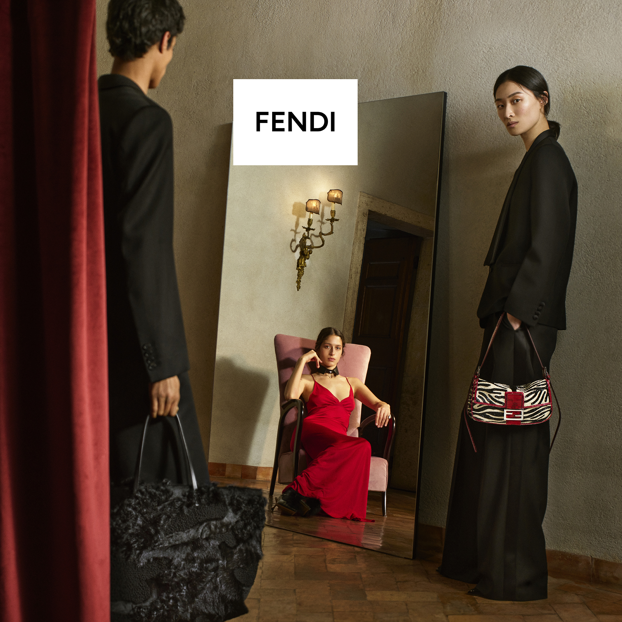 ¿Y si compartir ropa fuera la forma más íntima de amar? Así luce la nueva campaña de Fendi
