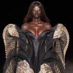 Iris Van Herpen Fall 2026 Couture: ¿un vestido hecho de plasma? Solo ella podía lograrlo