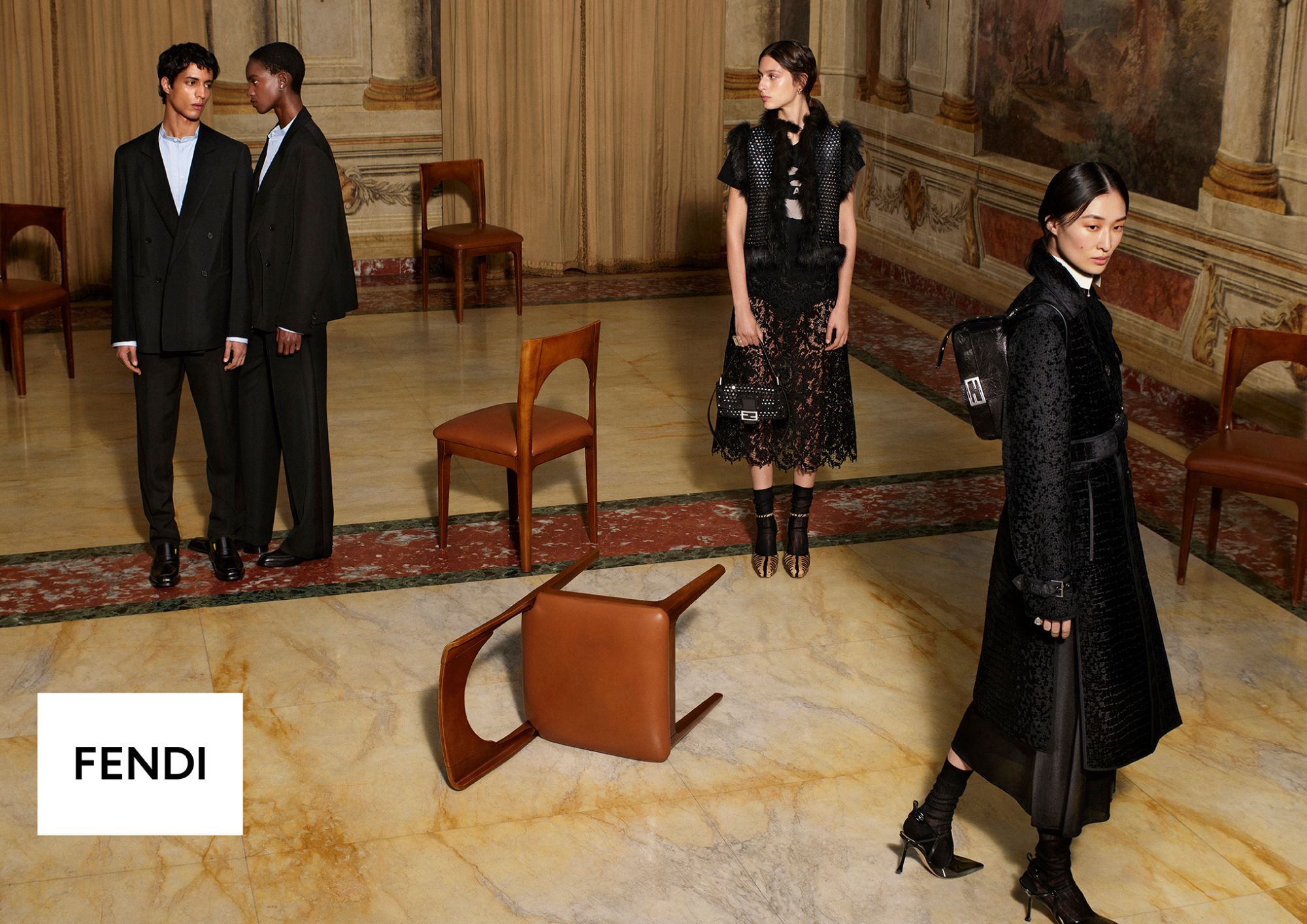 ¿Y si compartir ropa fuera la forma más íntima de amar? Así luce la nueva campaña de Fendi