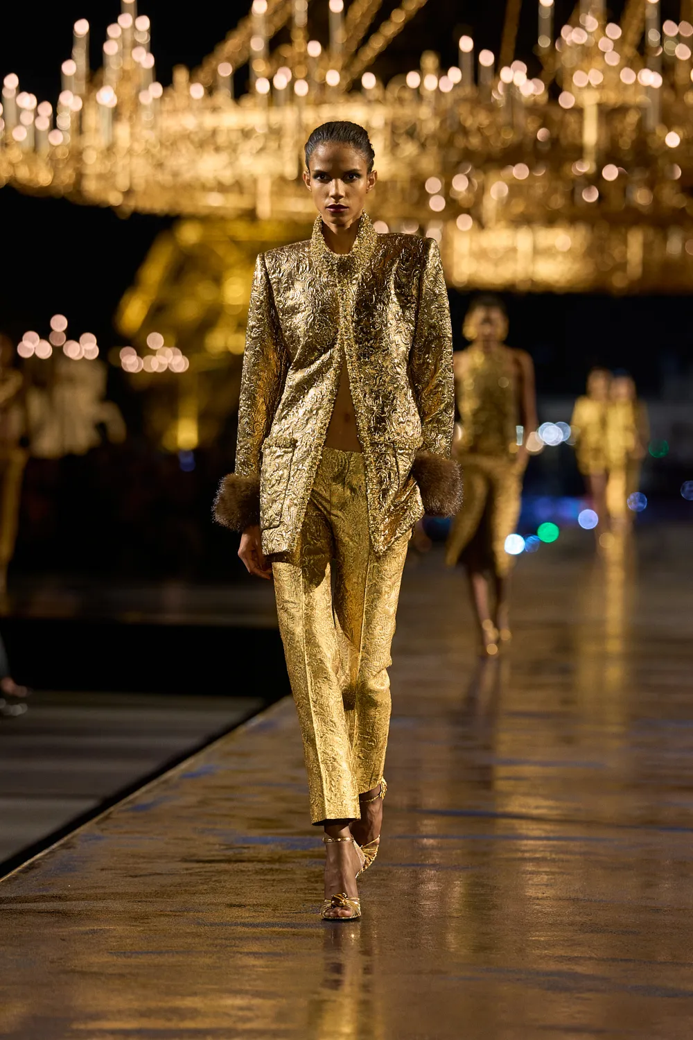 Saint Laurent Spring 2027: un adiós muy hermoso