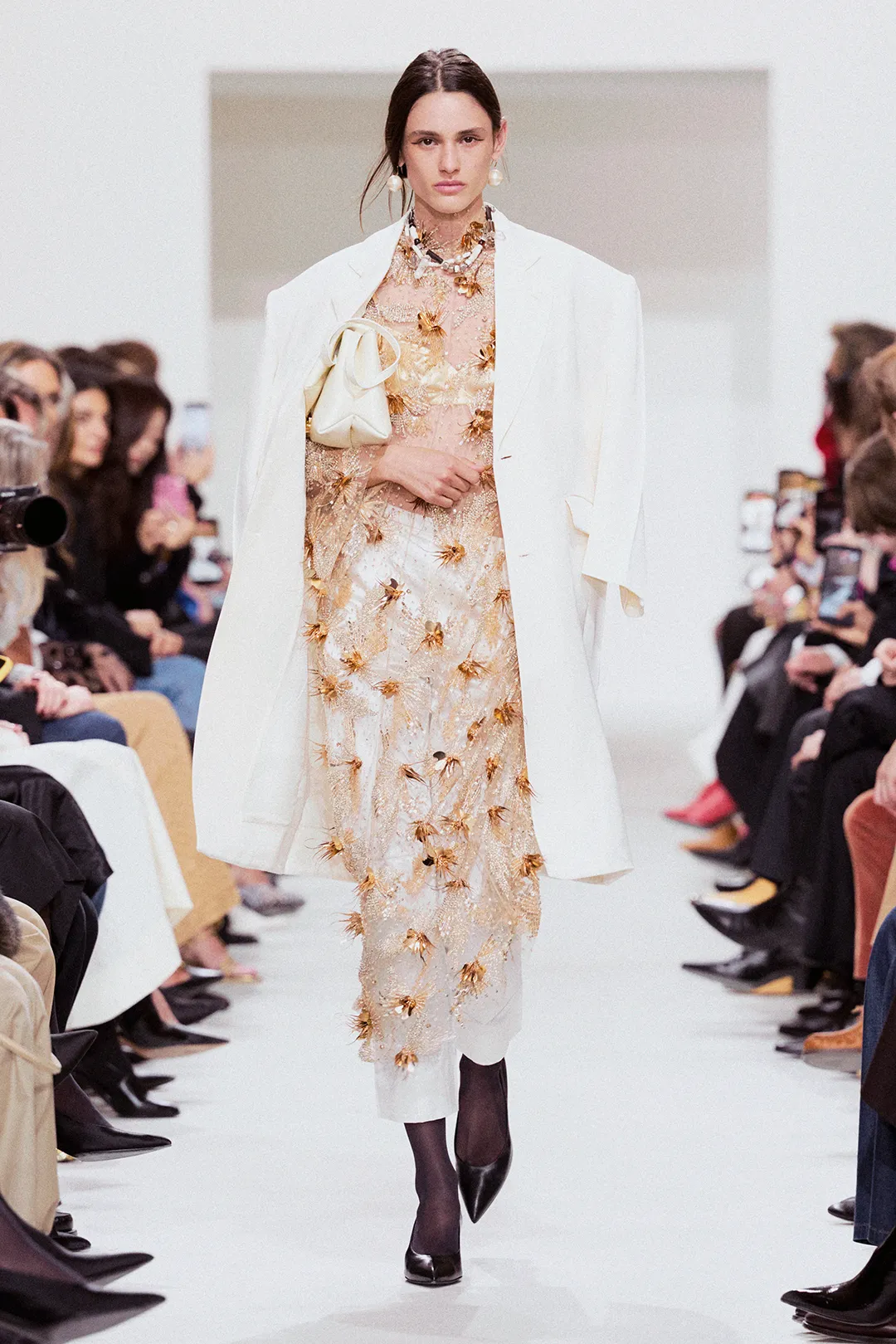 Celine Spring 2027: el effortless chic acaba de subir de nivel