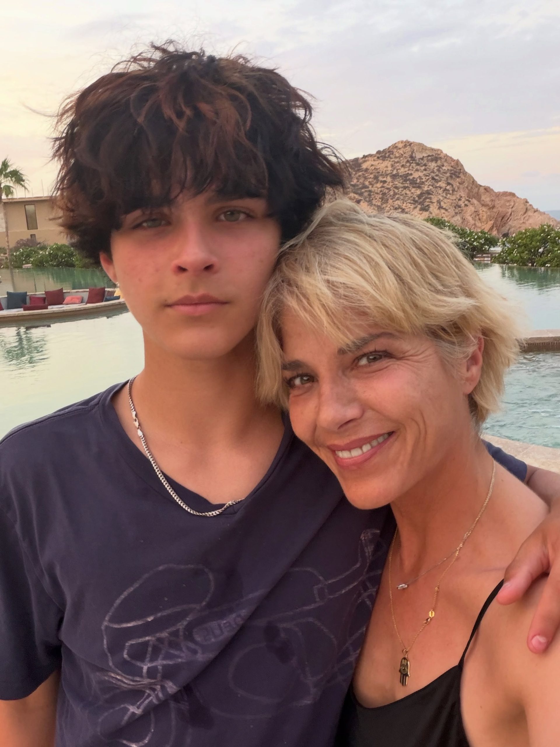 Selma Blair: lo que se sabe de su arresto en un vuelo de Delta Airlines