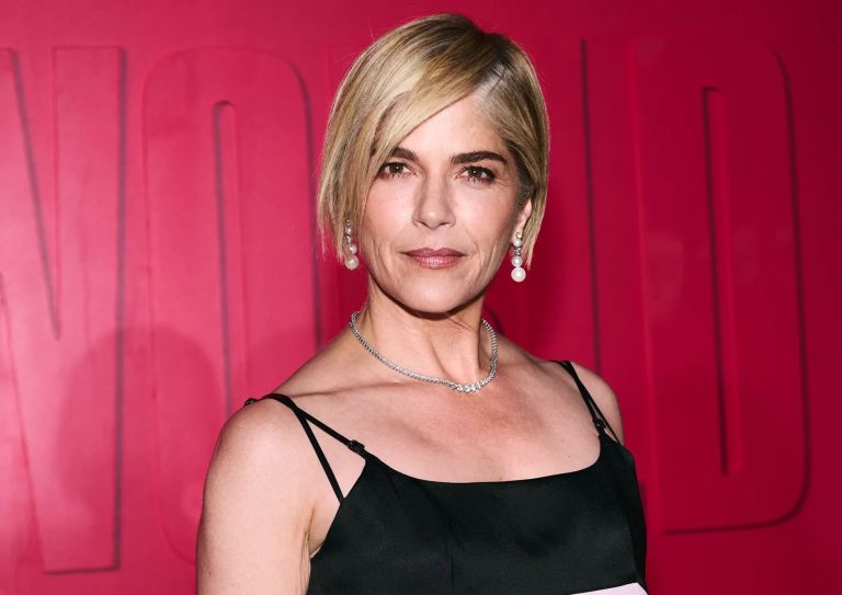 Selma Blair: lo que se sabe de su arresto en un vuelo de Delta Airlines