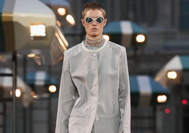 Louis Vuitton Spring 2027: la ciencia ficción se puso minimalista
